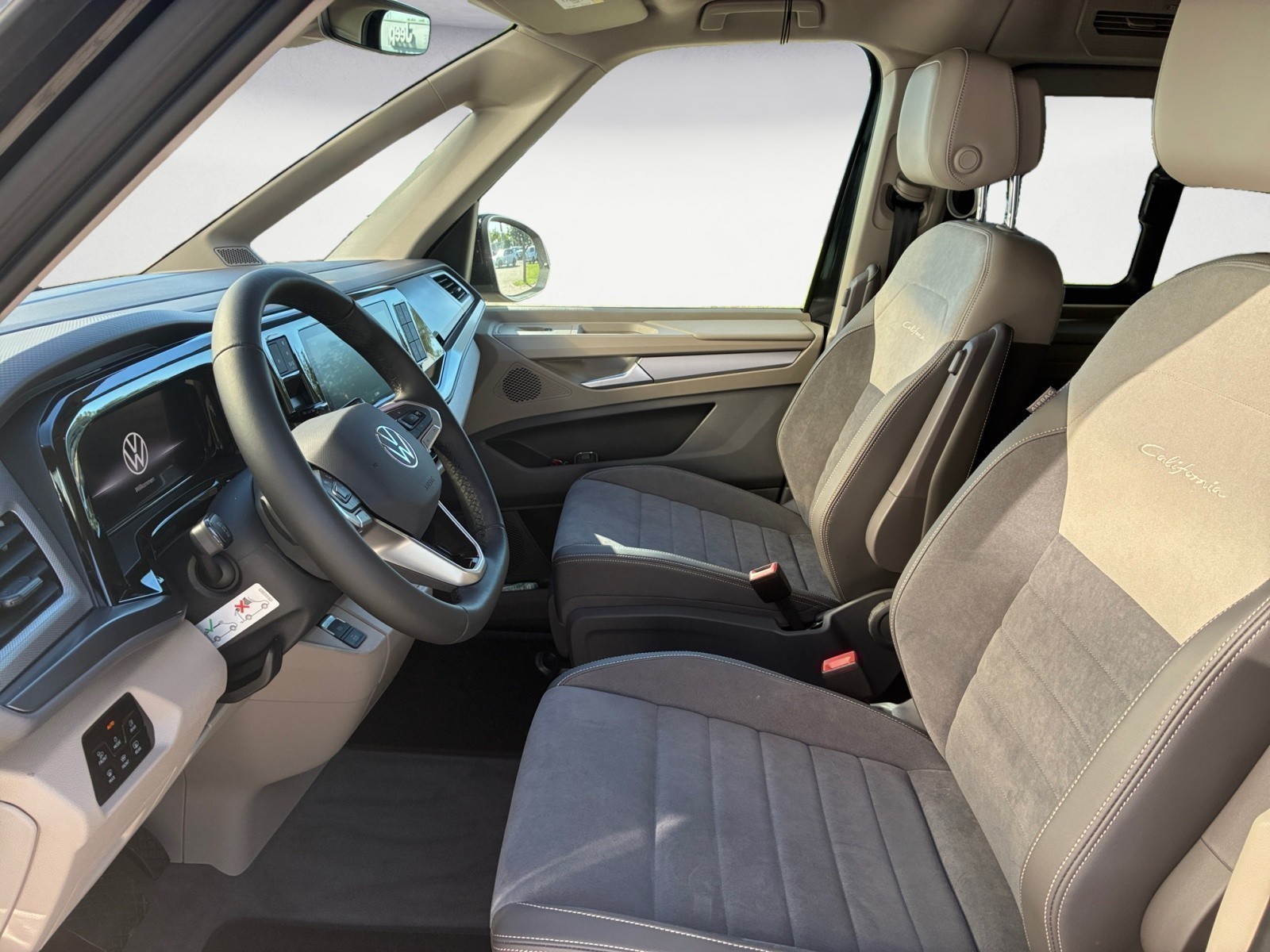 Volkswagen - California Beach Tour 2,0 l TDI S CR Frontantrieb 7-Gang-DSG Radst. 3124 m m