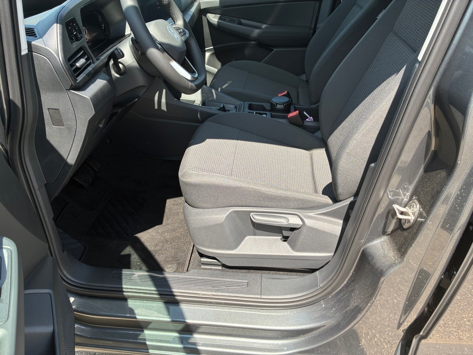 Volkswagen - Caddy 5-Sitzer 1,5 l TSI EU6 Front antrieb 7-Gang-DSG Radst. 2755 mm