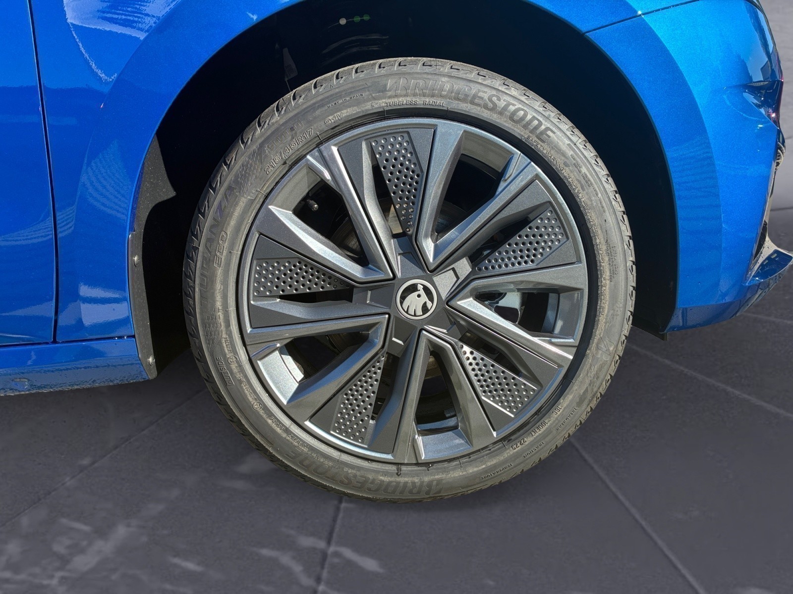 Skoda - Fabia Tour 1,0 TSI 7-Gang-DSG