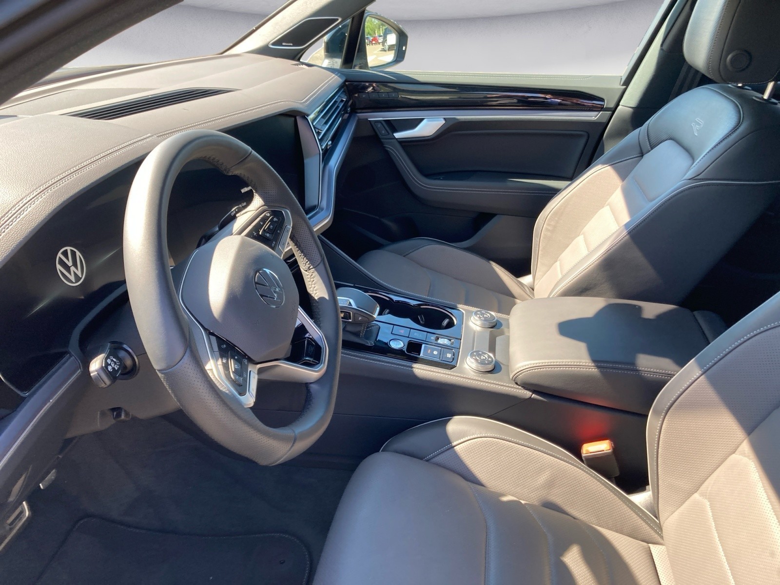 Volkswagen - Touareg