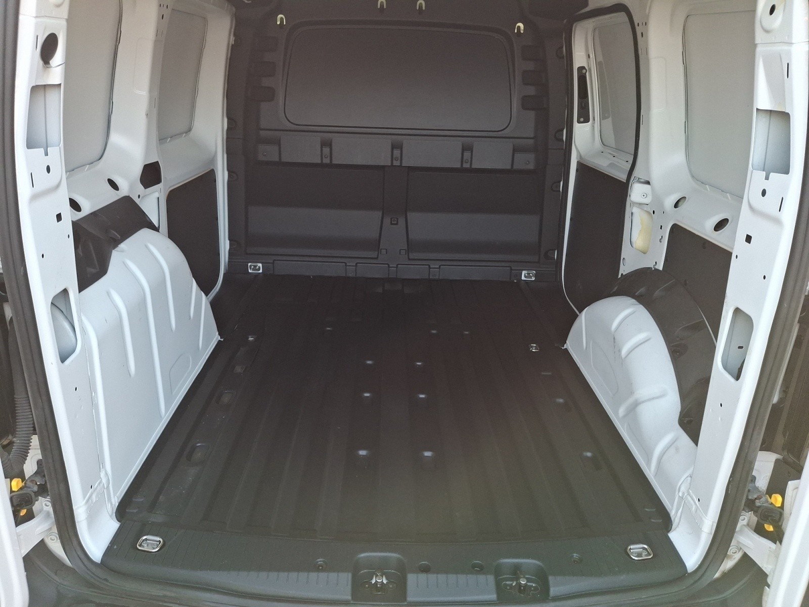 Volkswagen - Caddy Cargo 2.0 TDI BMT DSG EcoProfi