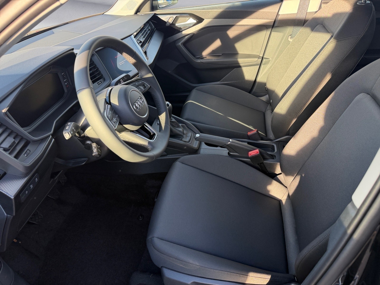 Audi - A1 Sportback advanced 25 TFSI 70(95 ) kW(PS) Schaltgetriebe