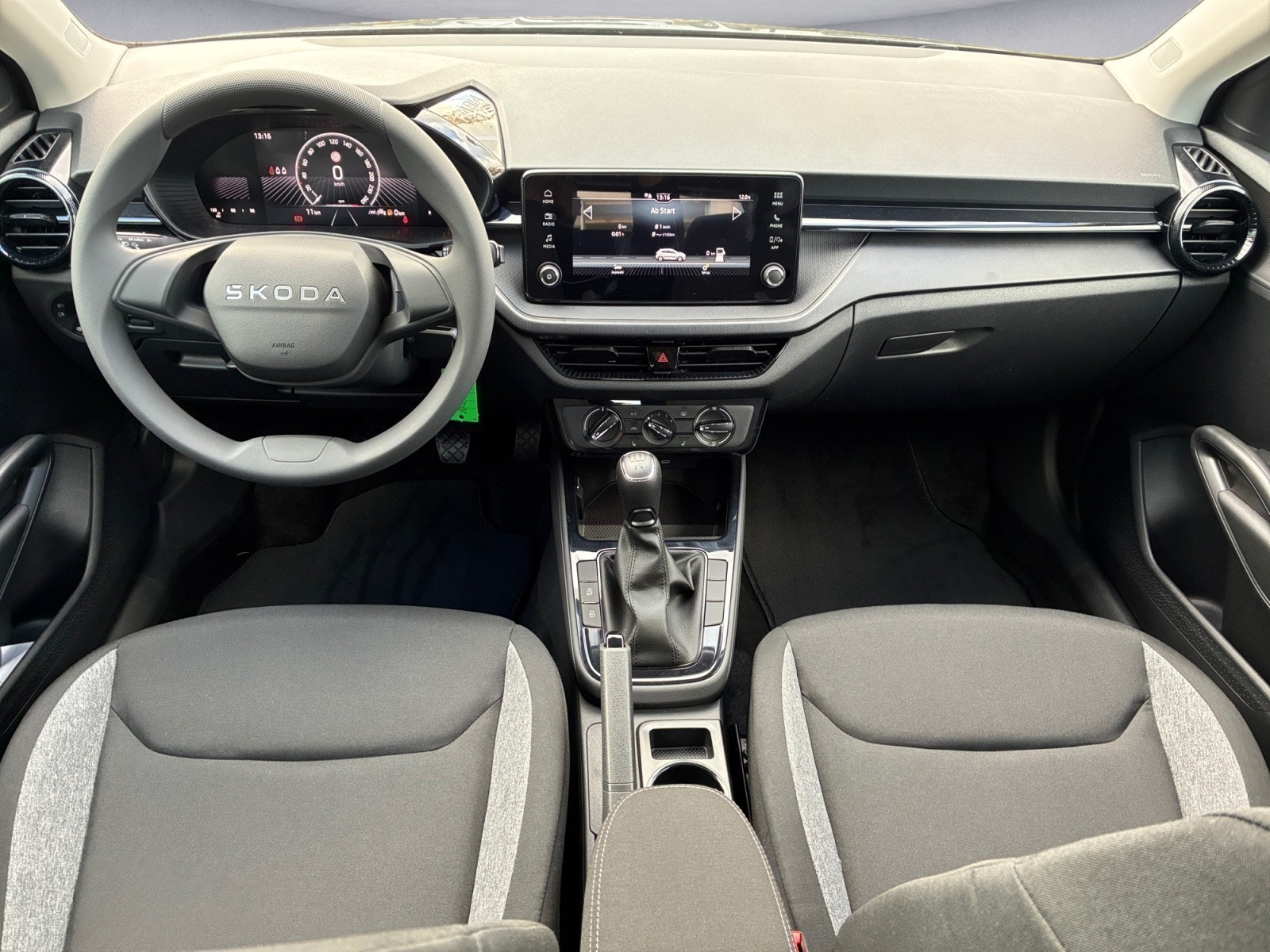 Skoda - Fabia Essence 1,0 MPI 5-Gang-Schaltgetriebe