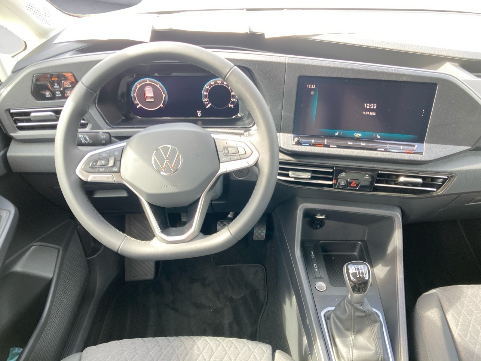 Volkswagen - Caddy Life 5-Sitzer 2,0 l TDI EU6 SCR 4MOTION 4MOTION 6-Gang Radst. 2755 m m