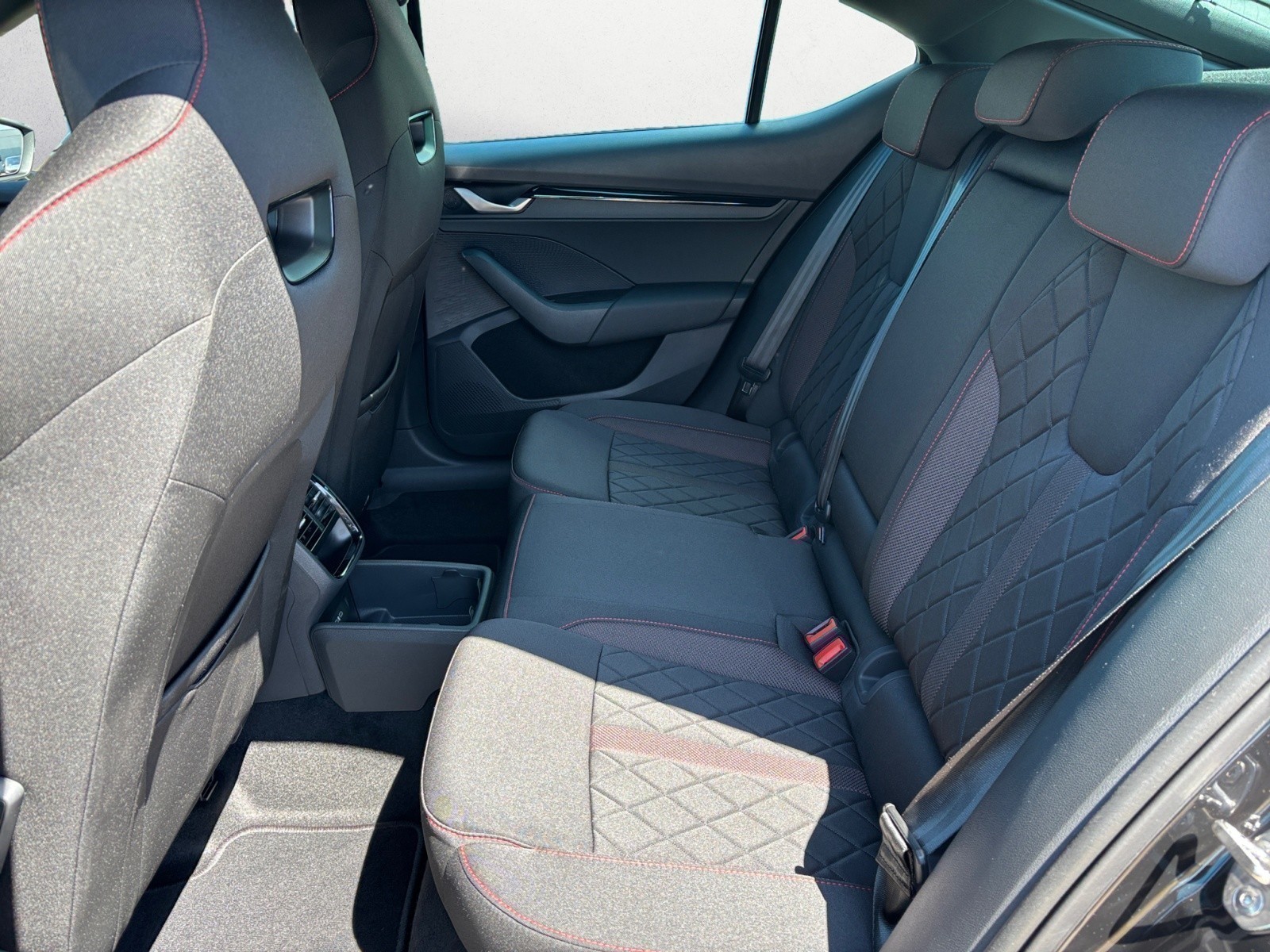 Skoda - Octavia RS 2,0 TSI 7-Gang-DSG