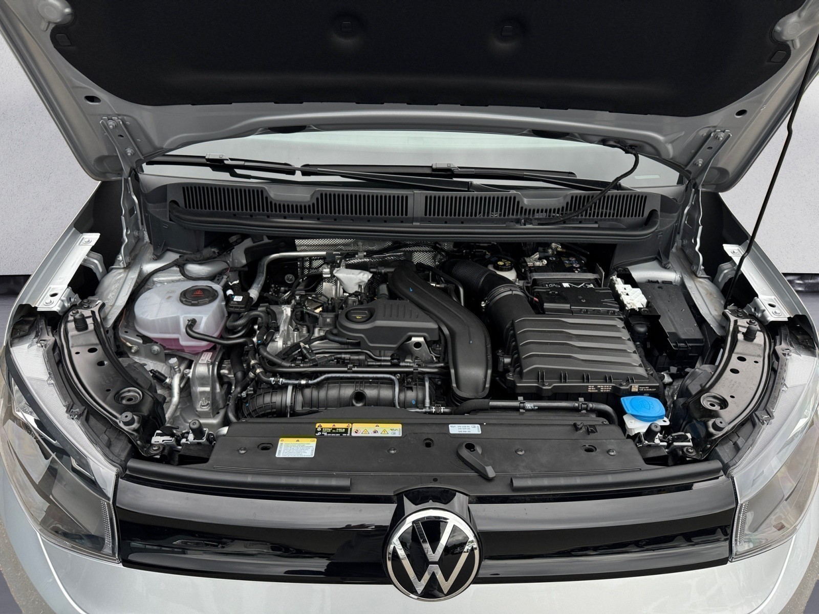 Volkswagen - Caddy 5-Sitzer 1,5 l  TSI EU6 Frontantrieb 6-Gang Radst. 2755 mm