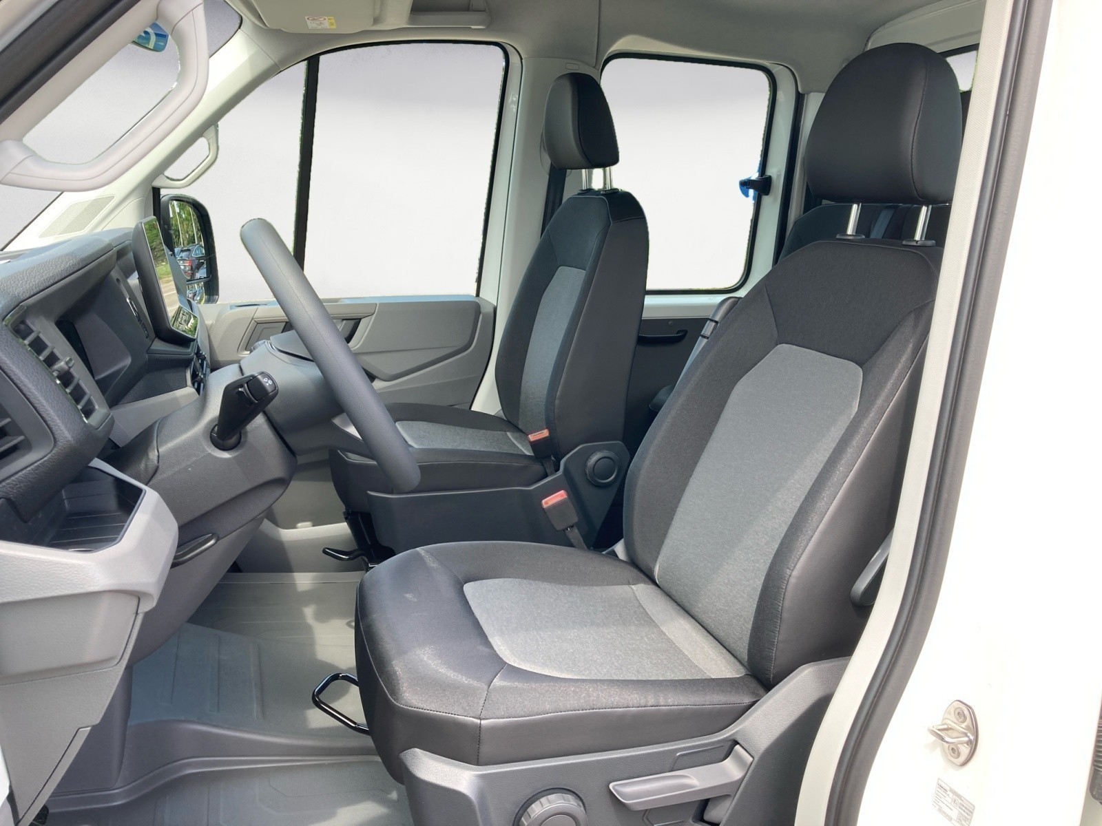 Volkswagen - Crafter 35 Fahrgestell Doppelkabine 2,0 l Heckantrieb 6-Gang Radst. 3640 mm