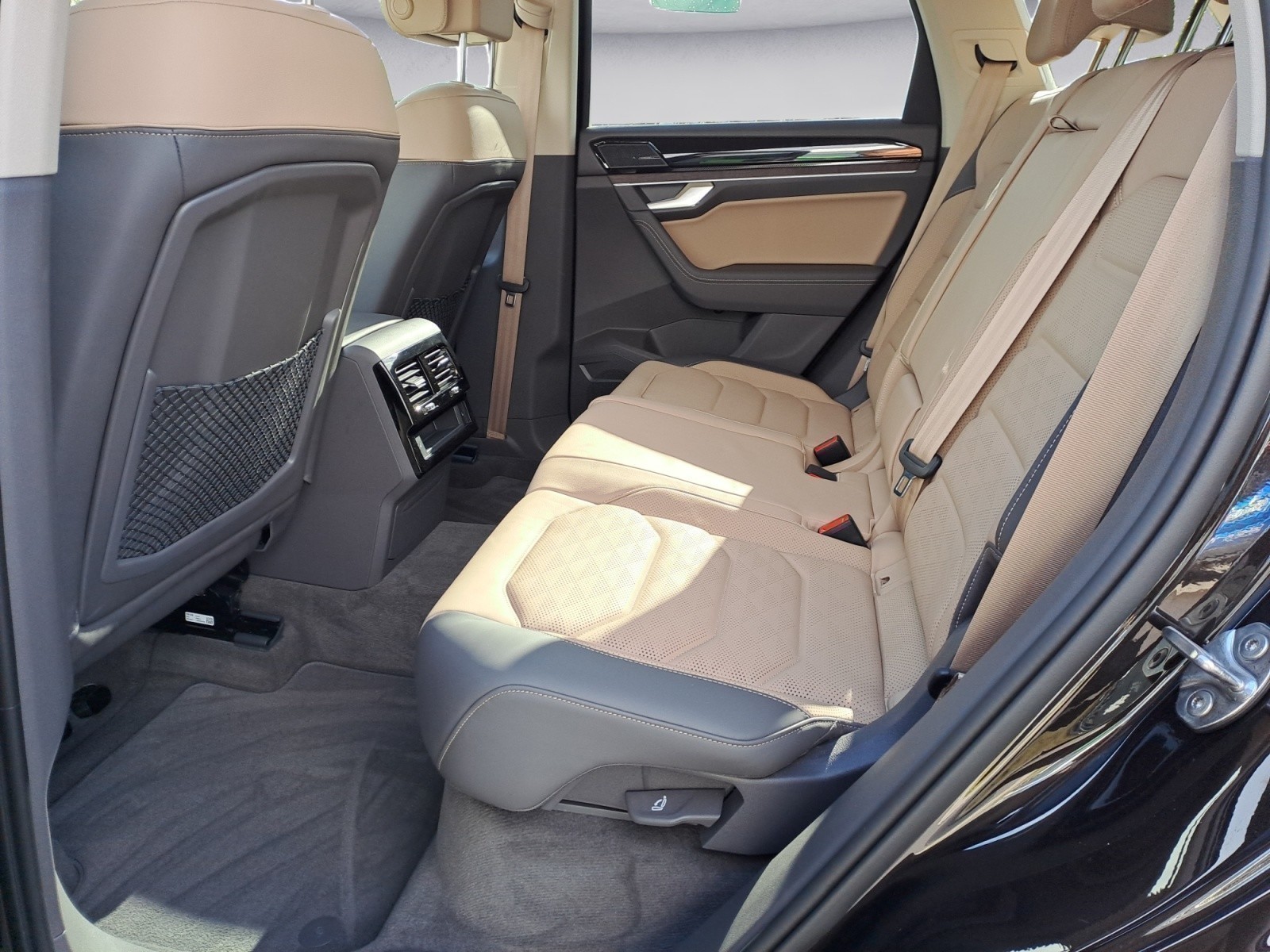 Volkswagen - Touareg