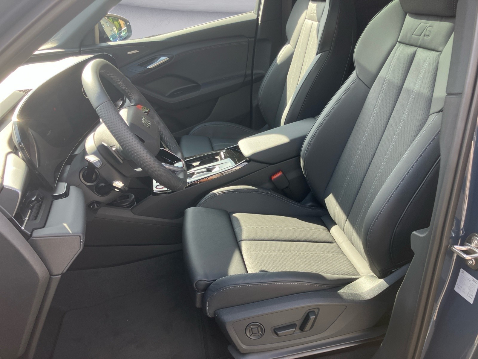 Audi - SQ6 Sportback e-tron