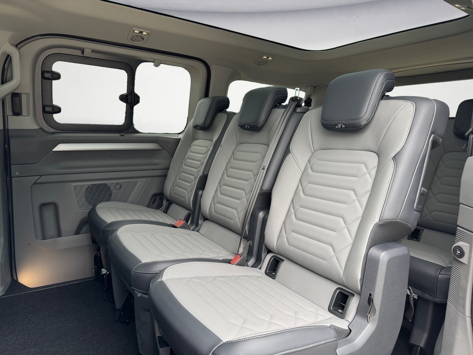 Volkswagen - e-Caravelle Style