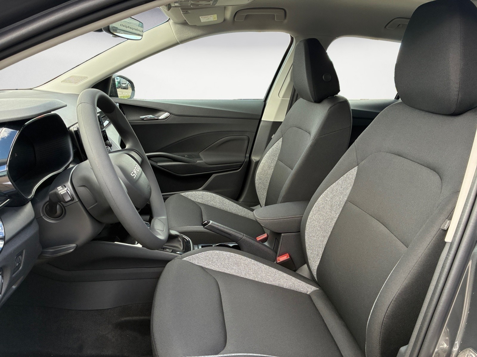 Skoda - Fabia Essence 1,0 MPI 5-Gang-Schaltgetriebe