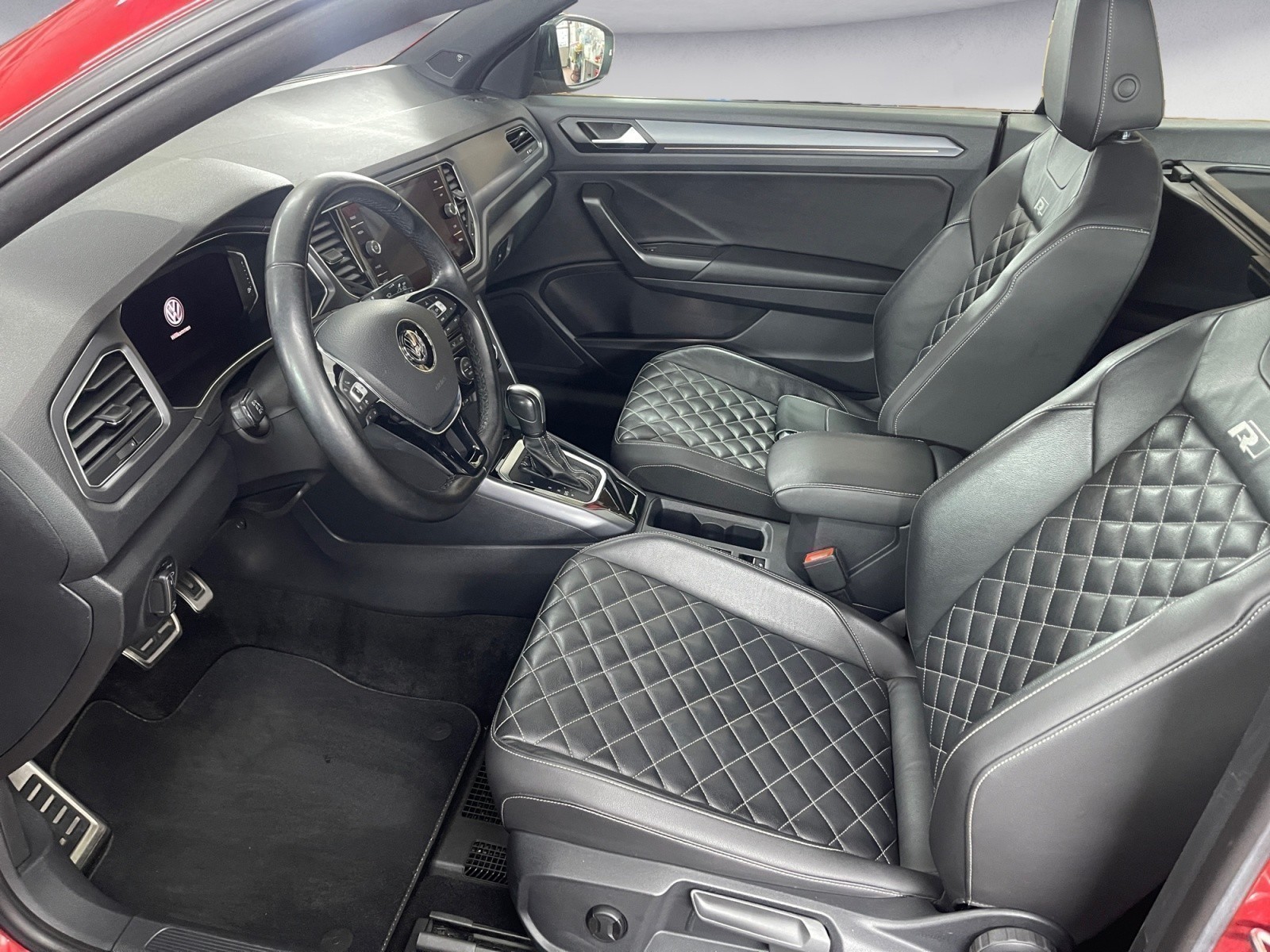 Volkswagen - T-Roc Cabriolet 1.5 TSI ACT OPF DSG R-Line