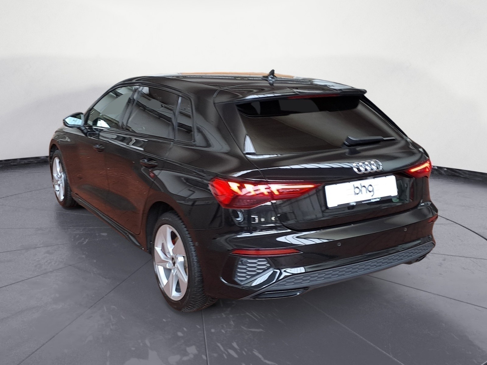 Audi - A3 45 TFSIe Sportback S tronic S line