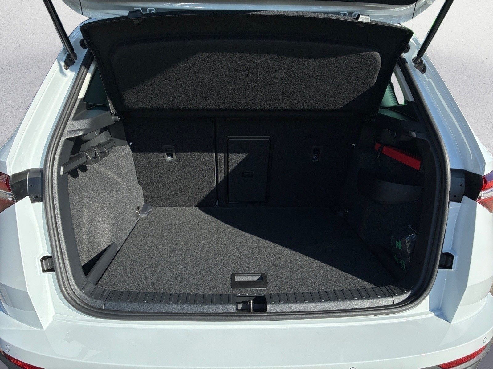 Skoda - Karoq Tour 1,5 TSI 7-Gang-DSG