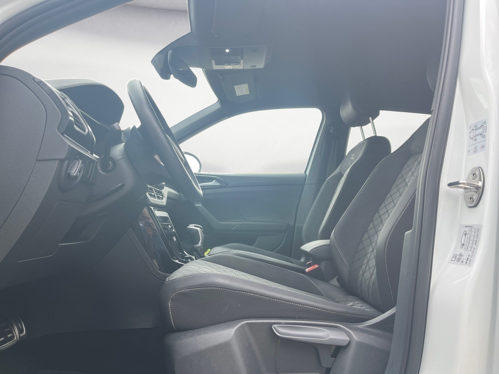 Volkswagen - T-Cross 1.5 TSI DSG R-Line