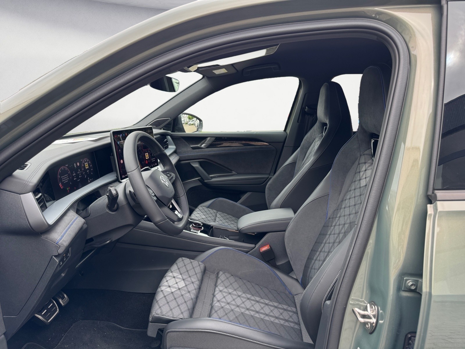 Volkswagen - Tayron R-Line 2,0 l TSI OPF 4MOTION 7-Gang-Doppelkupplungsgetrie be DSG