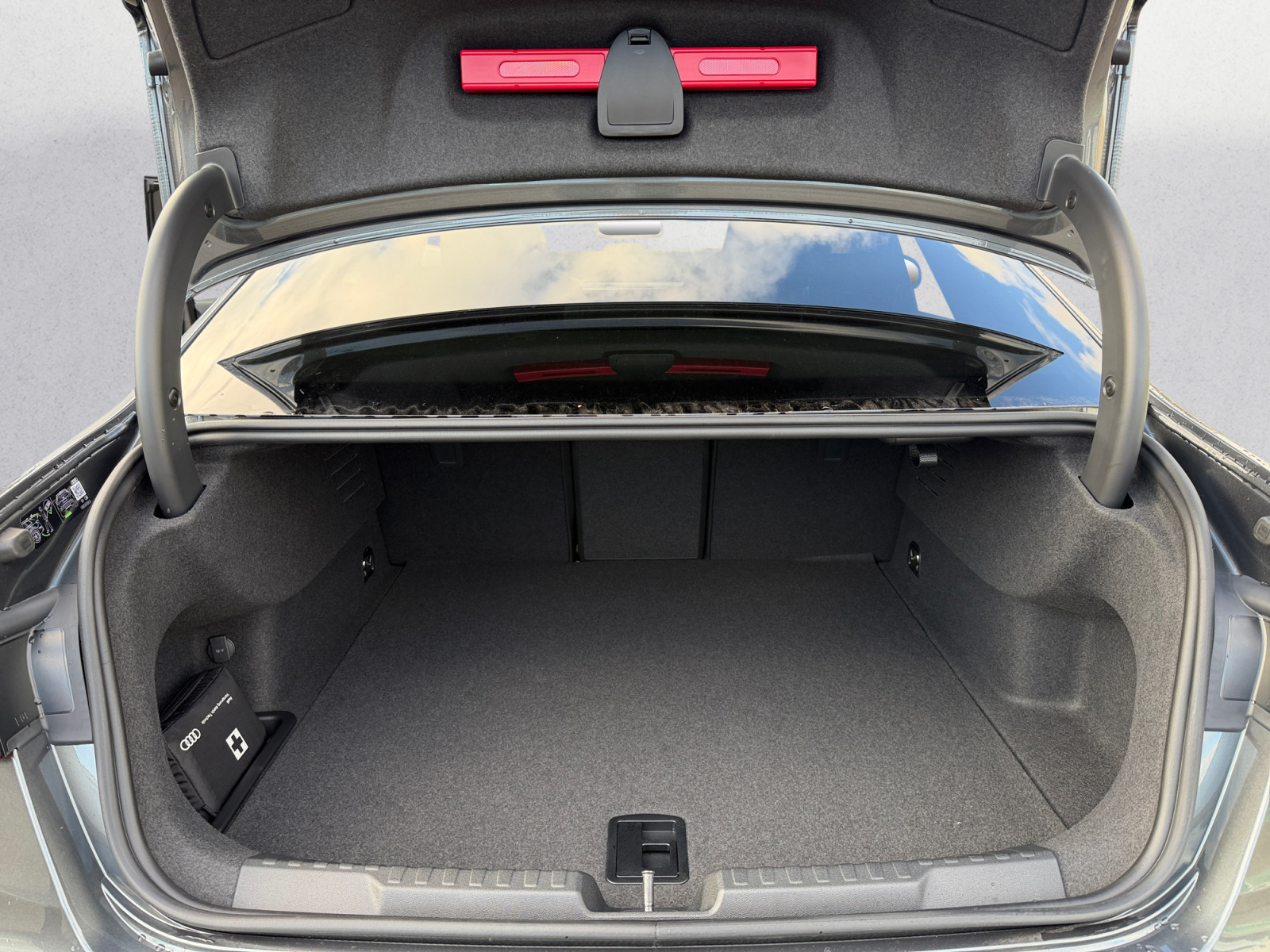 Audi - RS 3 Limousine  S tronic