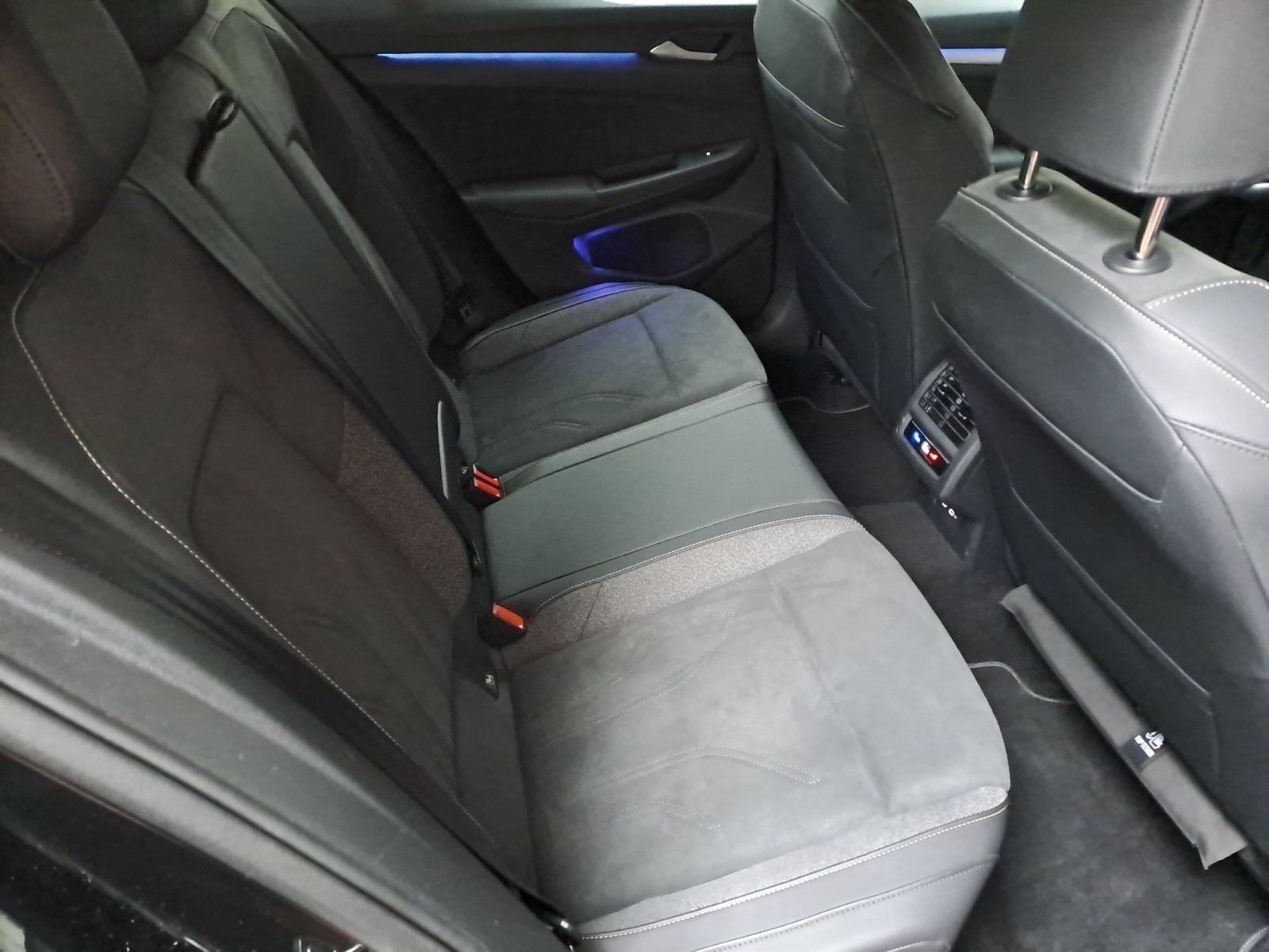 Volkswagen - Golf 1.5 eHybrid DSG Style