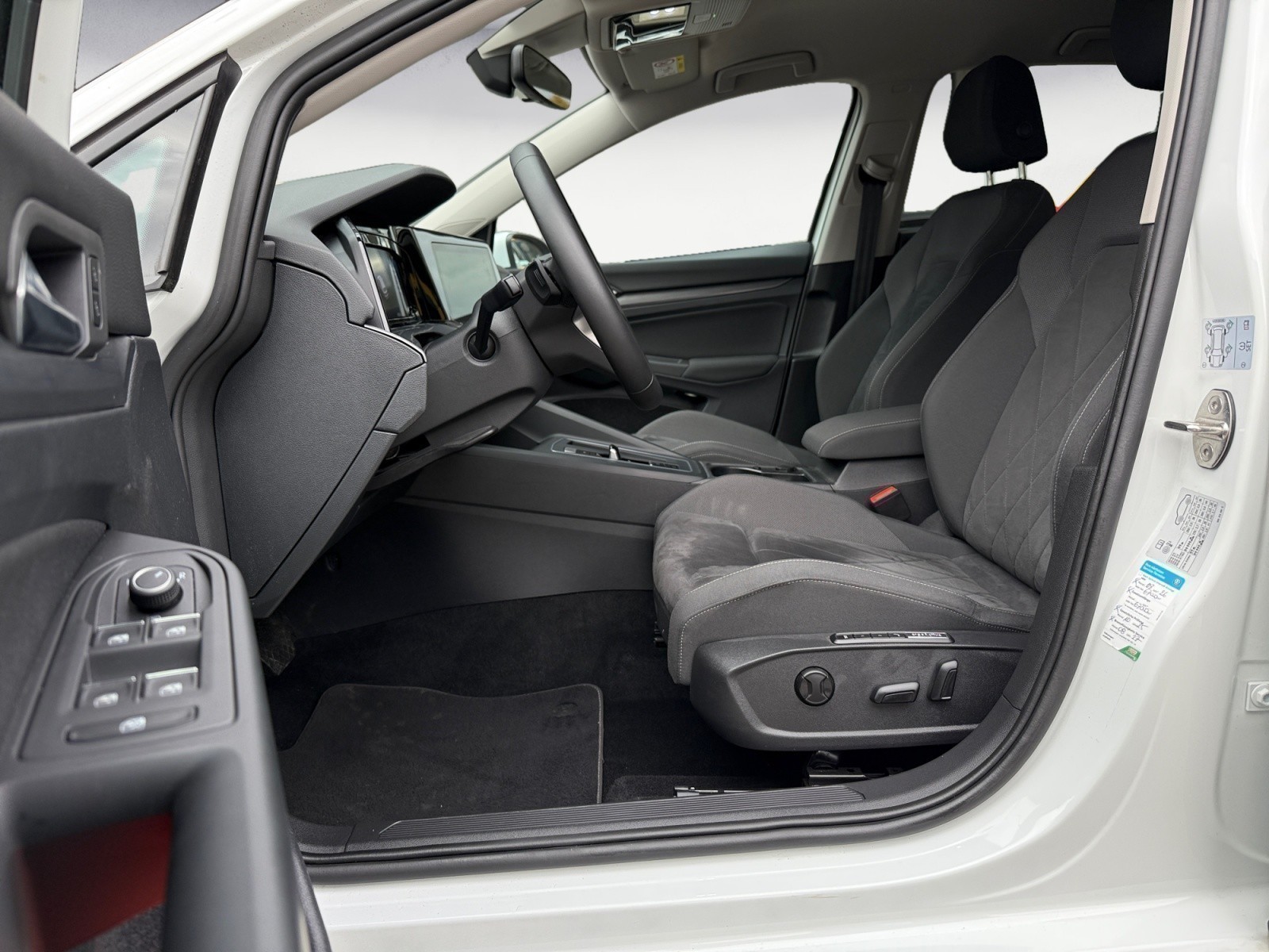 Volkswagen - Golf Style eHybrid Kamera, Navi, LED