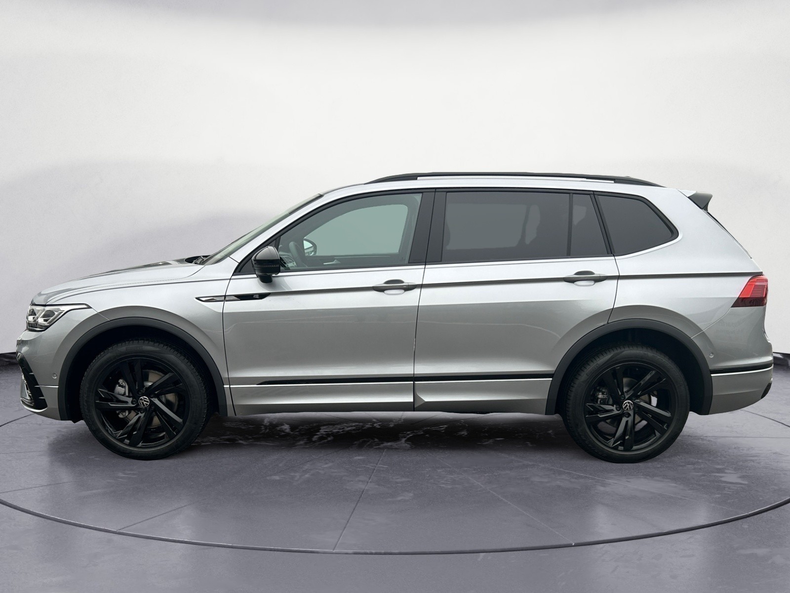 Volkswagen - Tiguan Allspace R-Line 2,0 l TDI SCR 4MO TION 7-Gang-Doppelkupplu ngsgetriebe DSG