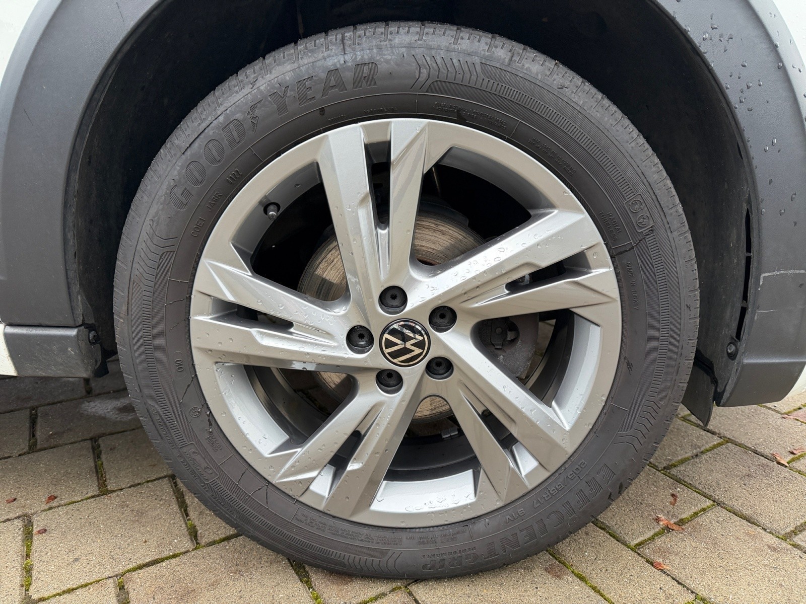 Volkswagen - Taigo 1.0 TSI OPF DSG R-Line