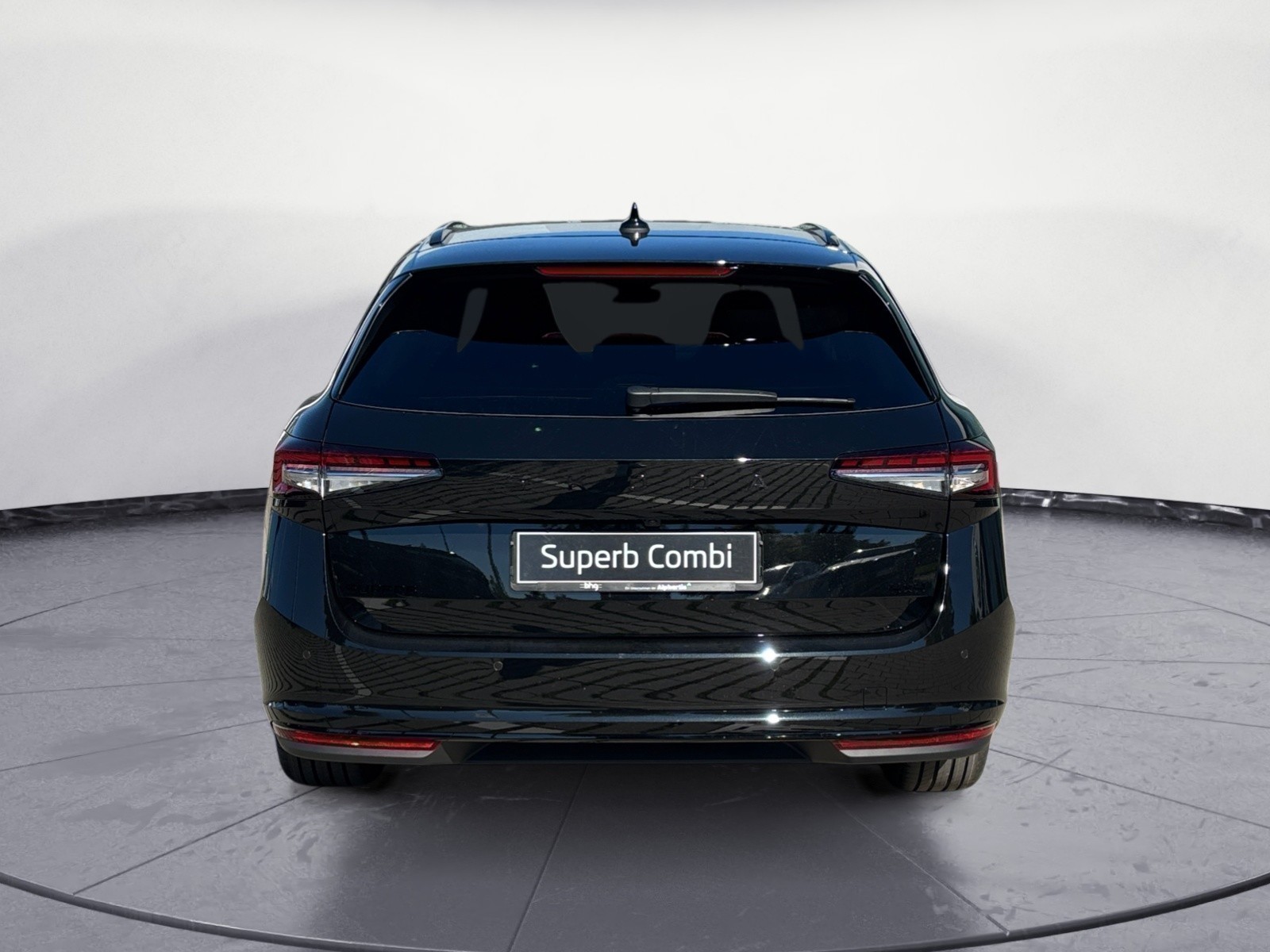 Skoda - Superb Combi Sportline 2,0 TSI 7-Gang-DSG 4x4