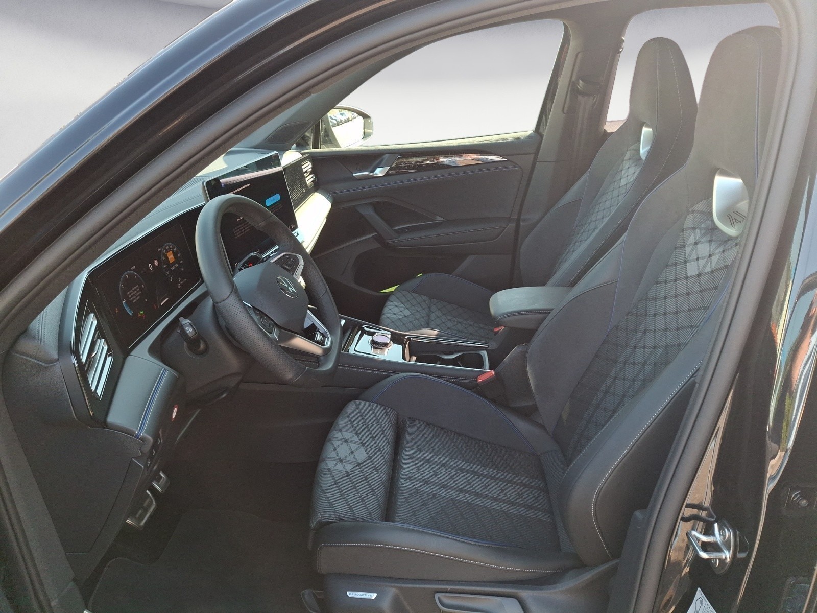 Volkswagen - Tiguan 2.0 TDI 4MOTION DSG R-Line