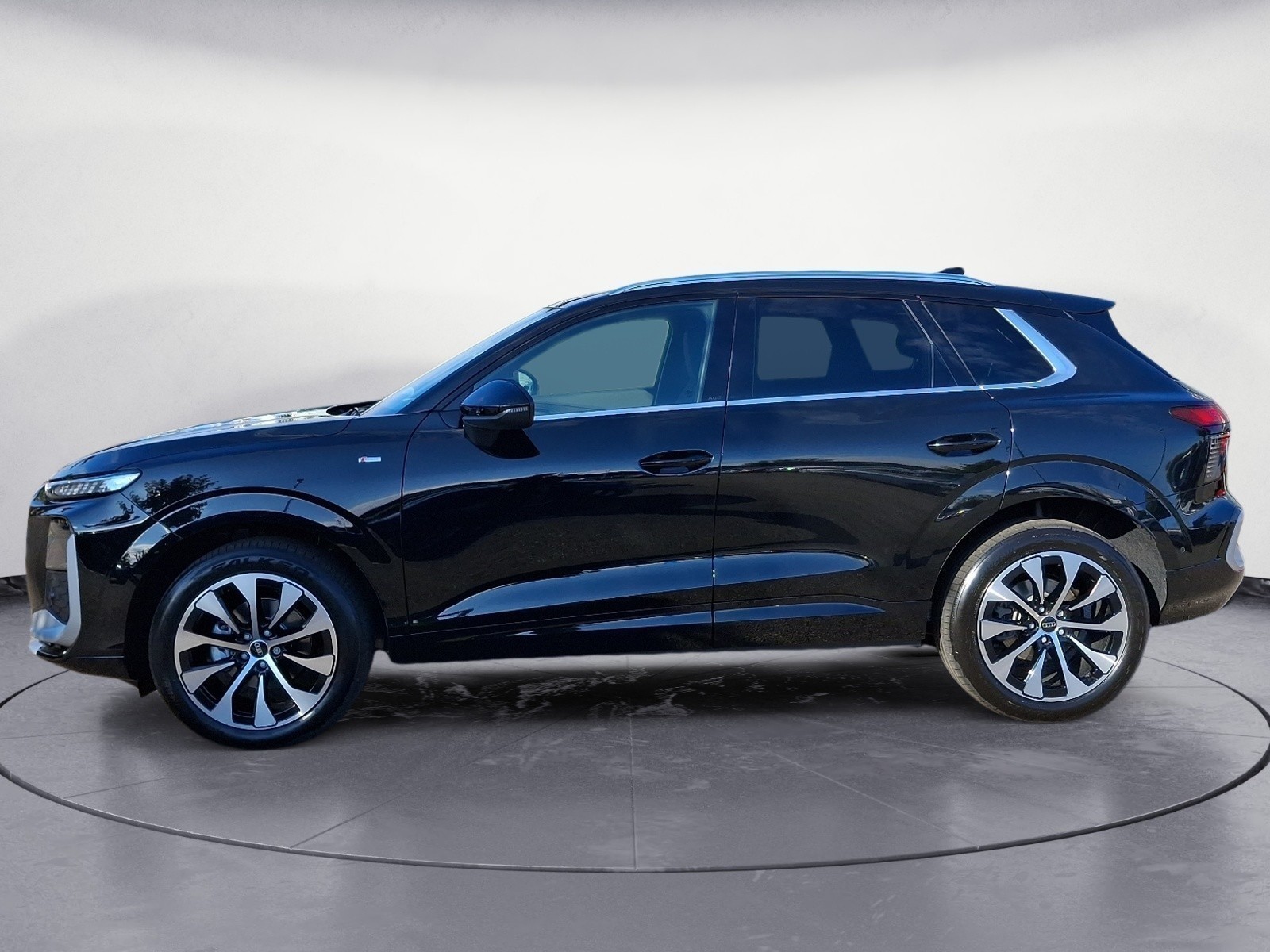 Audi - Q3 SUV TFSI S tronic