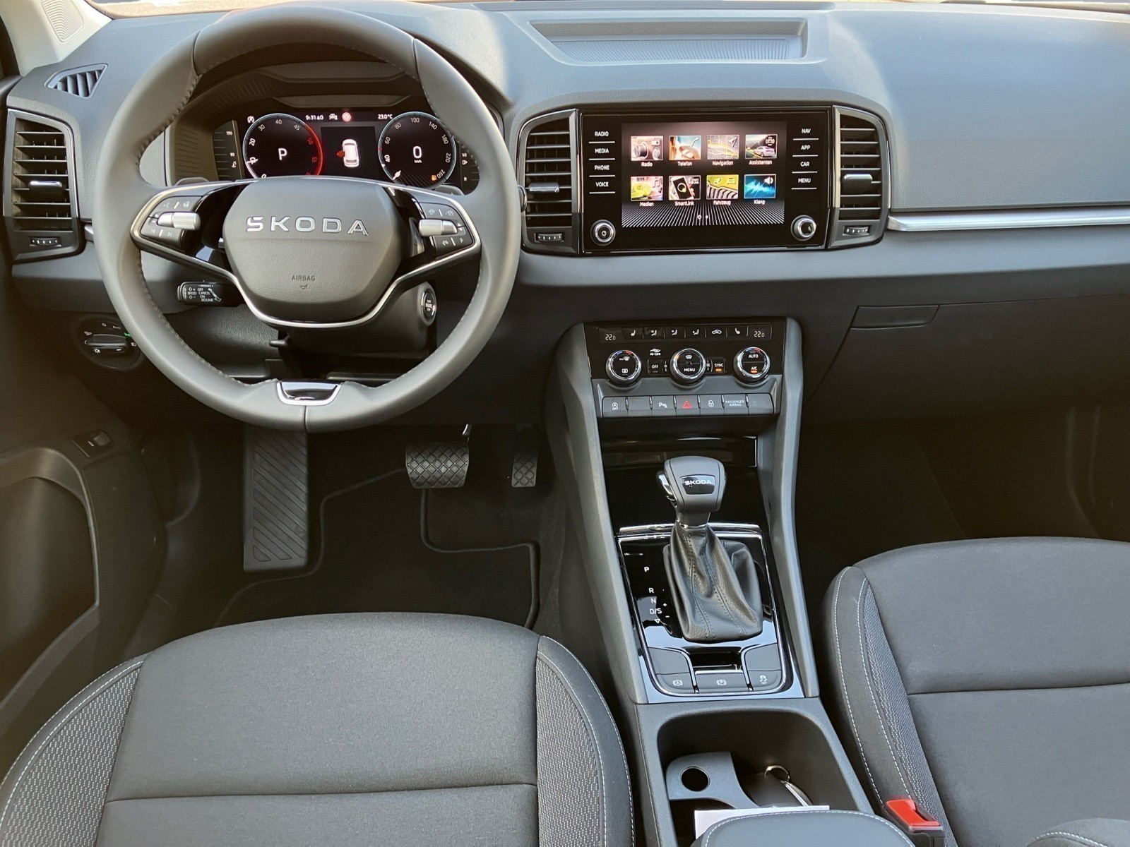 Skoda - Karoq Tour 2,0 TDI 7-Gang-DSG