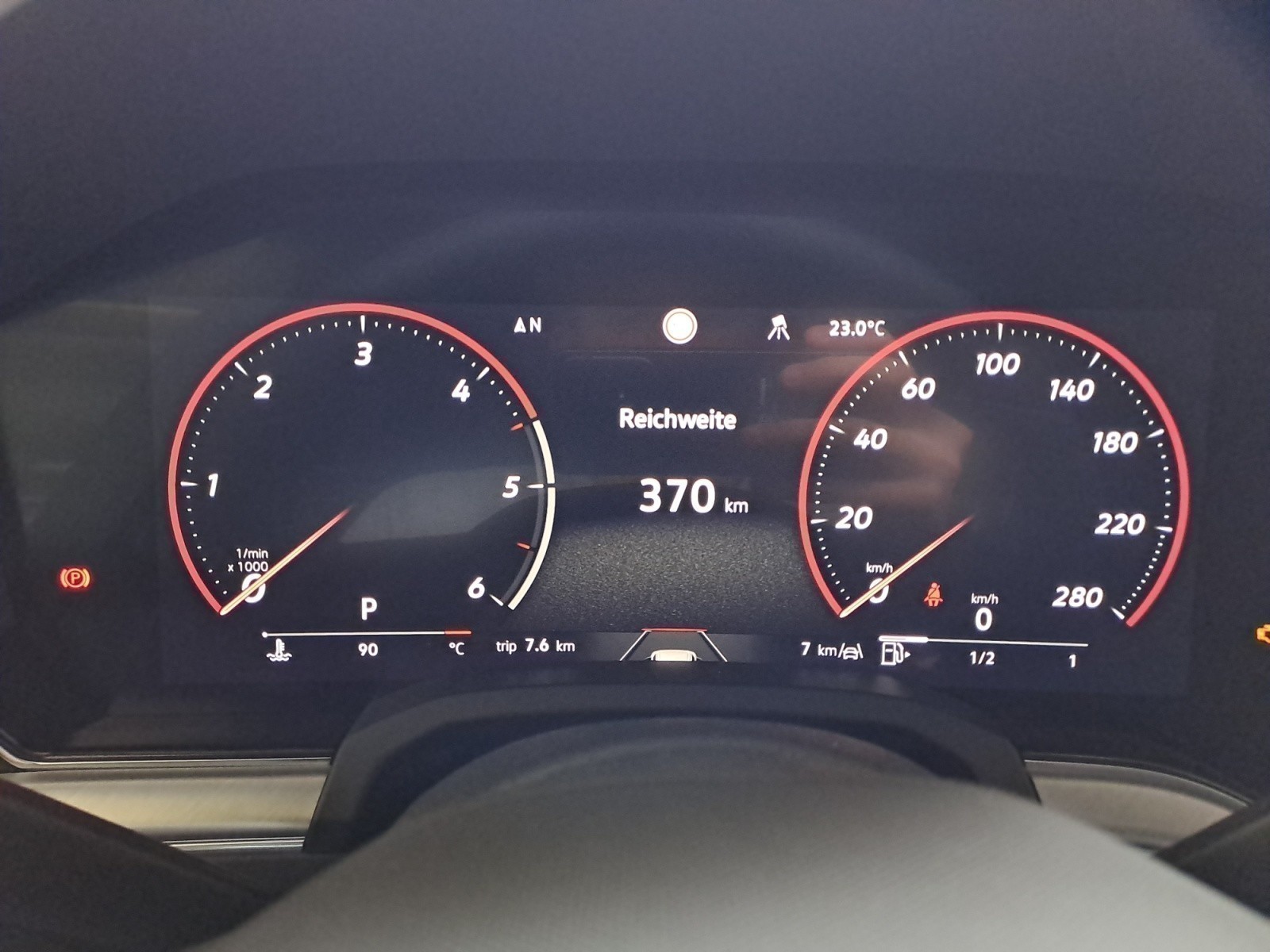 Volkswagen - Touareg R-Line 3,0 l V6 TDI SCR 4MOTION   8-Gang-Automatik (Tiptro nic)