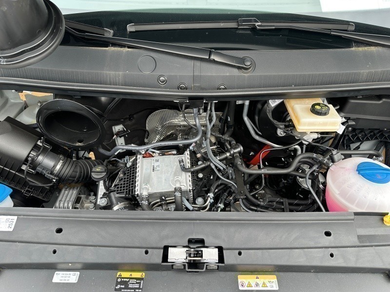 Volkswagen - Crafter 35 Kasten 2,0 l Frontantrieb 6-Gang Radst. 3640 mm