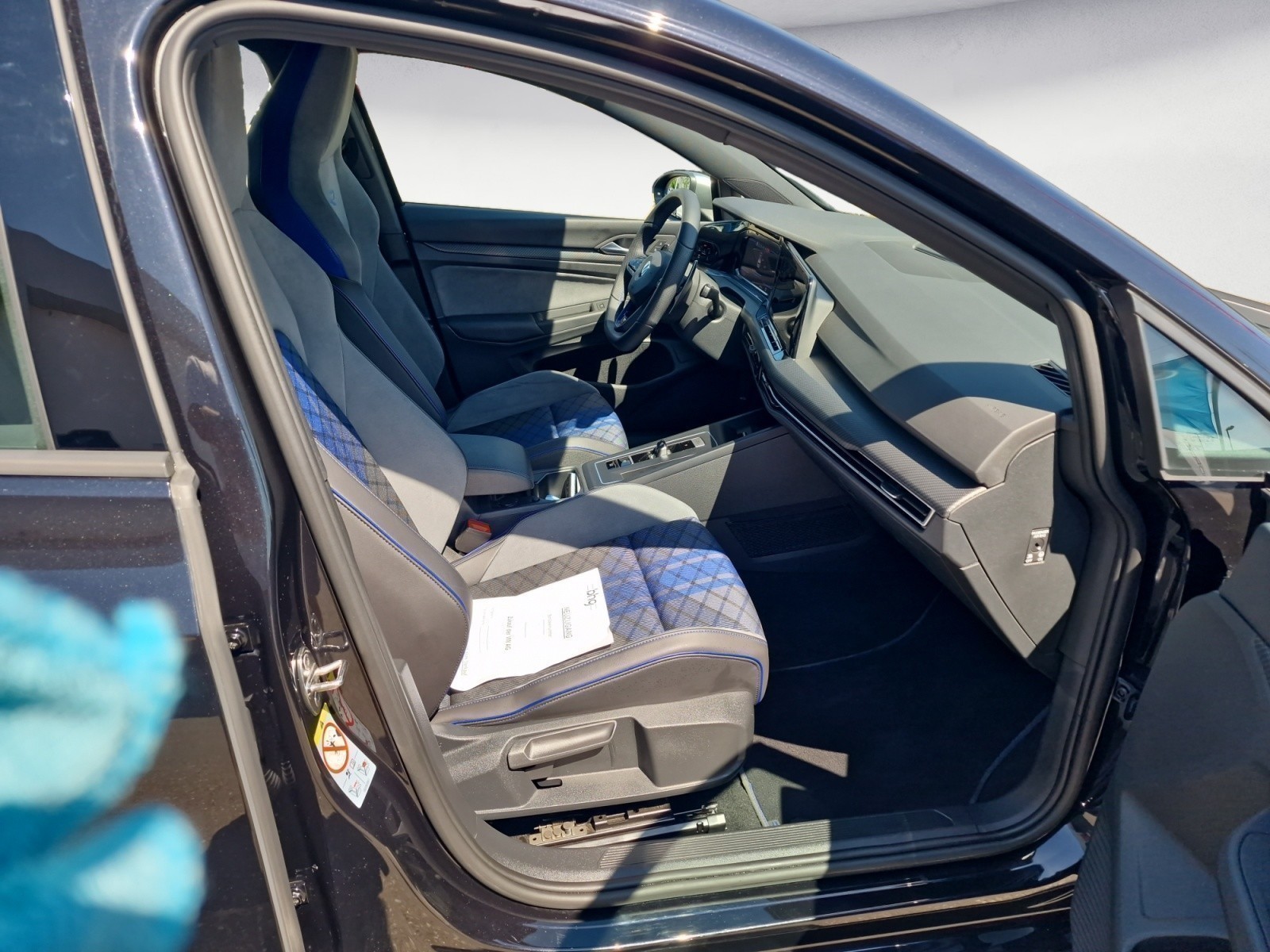 Volkswagen - Golf R 2.0 TSI 4Motion DSG R