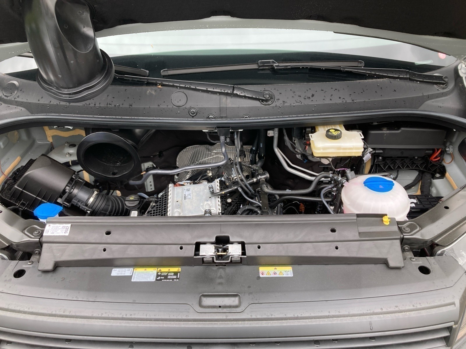 Volkswagen - Crafter 35 Kasten HD 2,0 l  Fronta ntrieb 6-Gang Radst. 4490 mm