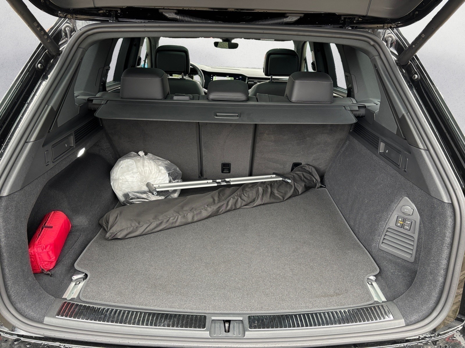 Volkswagen - Touareg 3.0 V6 TDI SCR 4Motion Aut. R-Line