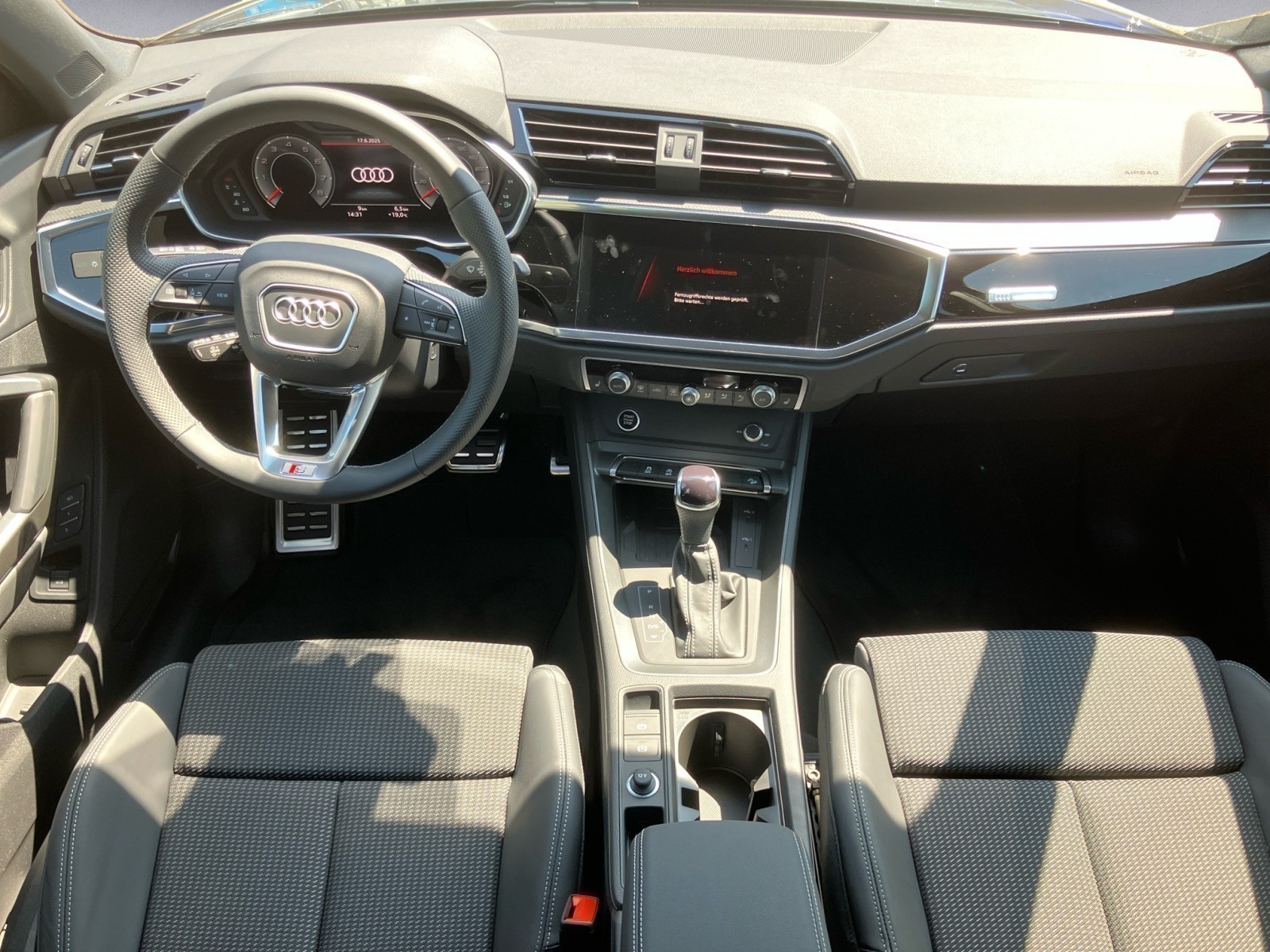 Audi - Q3 S line 35 TFSI 110(150) kW(PS) S tronic