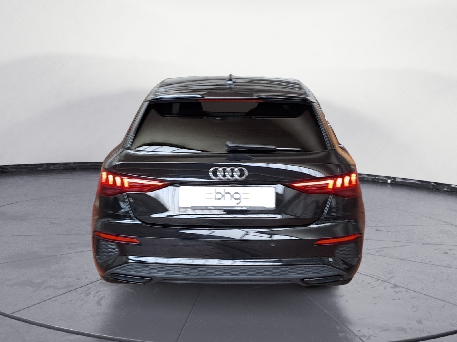 Audi - A3 45 TFSIe Sportback S tronic S line