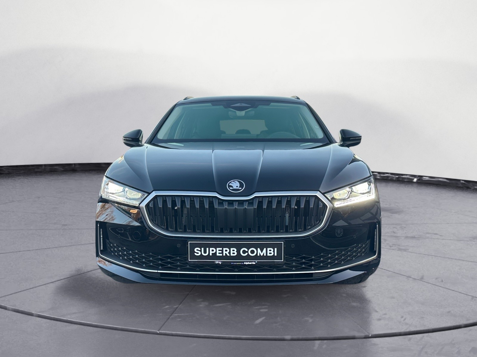 Skoda - Superb Combi Selection 2,0 TDI DSG AHK Matrix