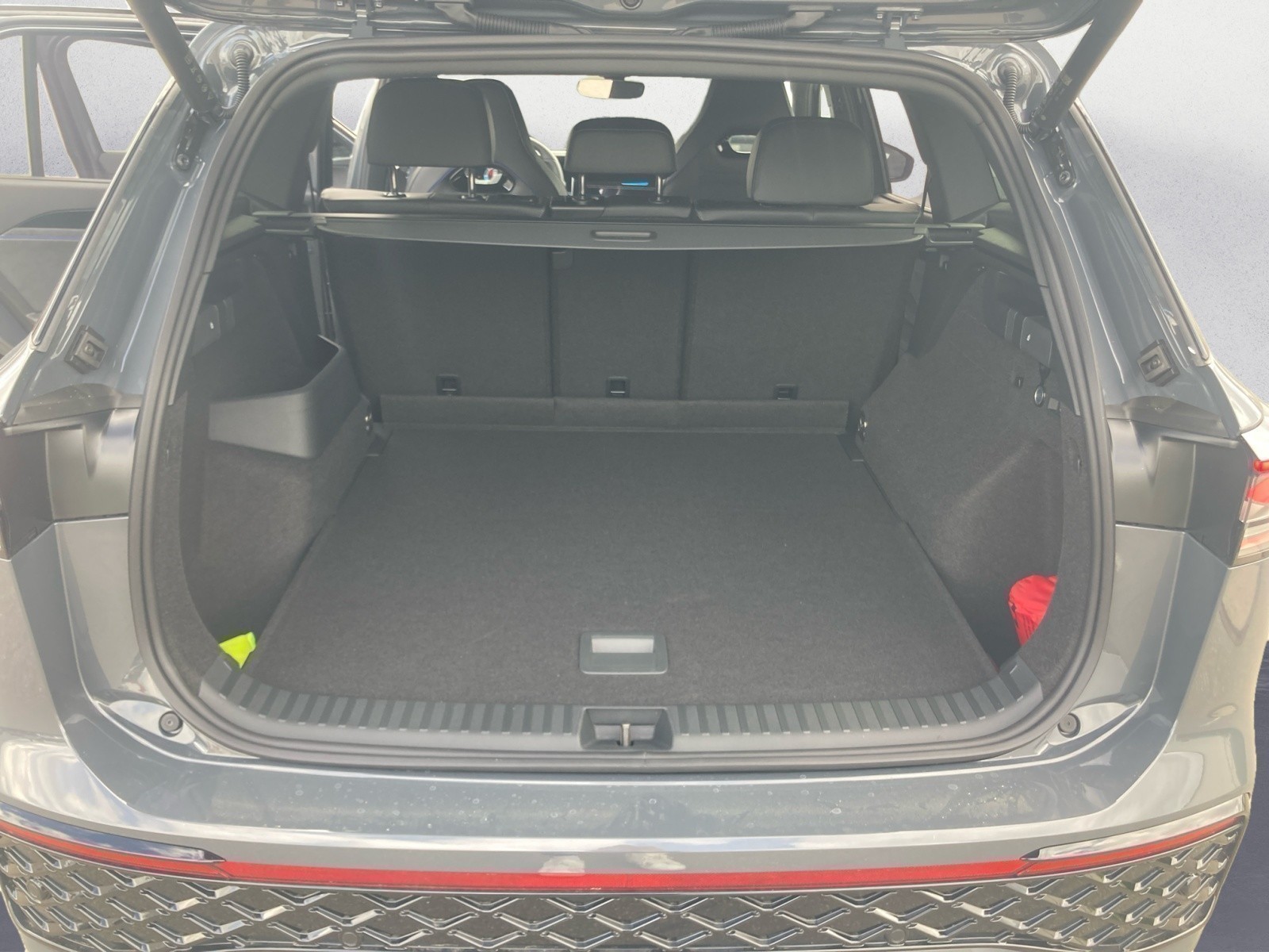 Volkswagen - Tayron R-Line 2,0 l TDI SCR 4MOTION 7-Gang-Doppelkupplungsgetrie be DSG