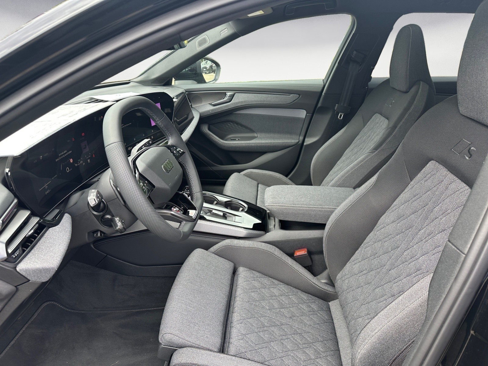 Audi - A6 Avant TDI quattro S troni