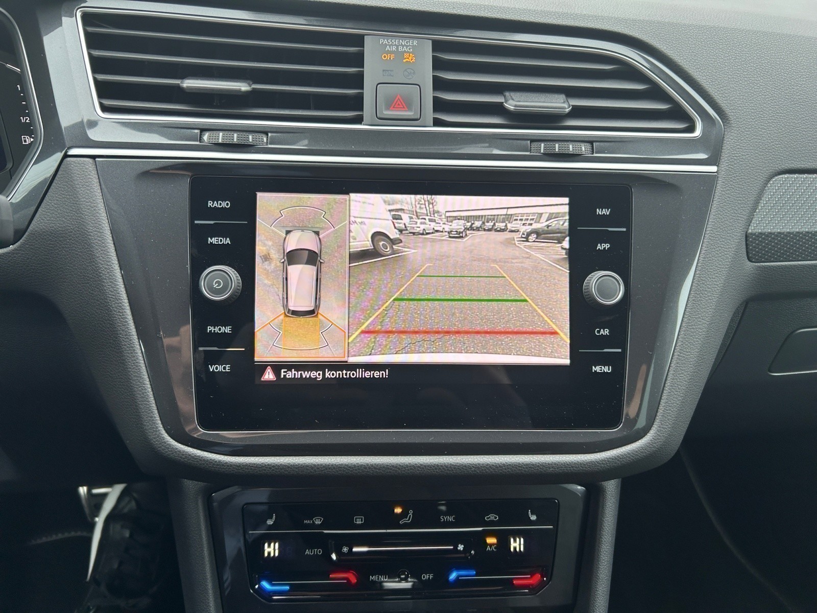 Volkswagen - Tiguan Allspace R-Line 2,0 l TDI SCR 4MO TION 7-Gang-Doppelkupplu ngsgetriebe DSG