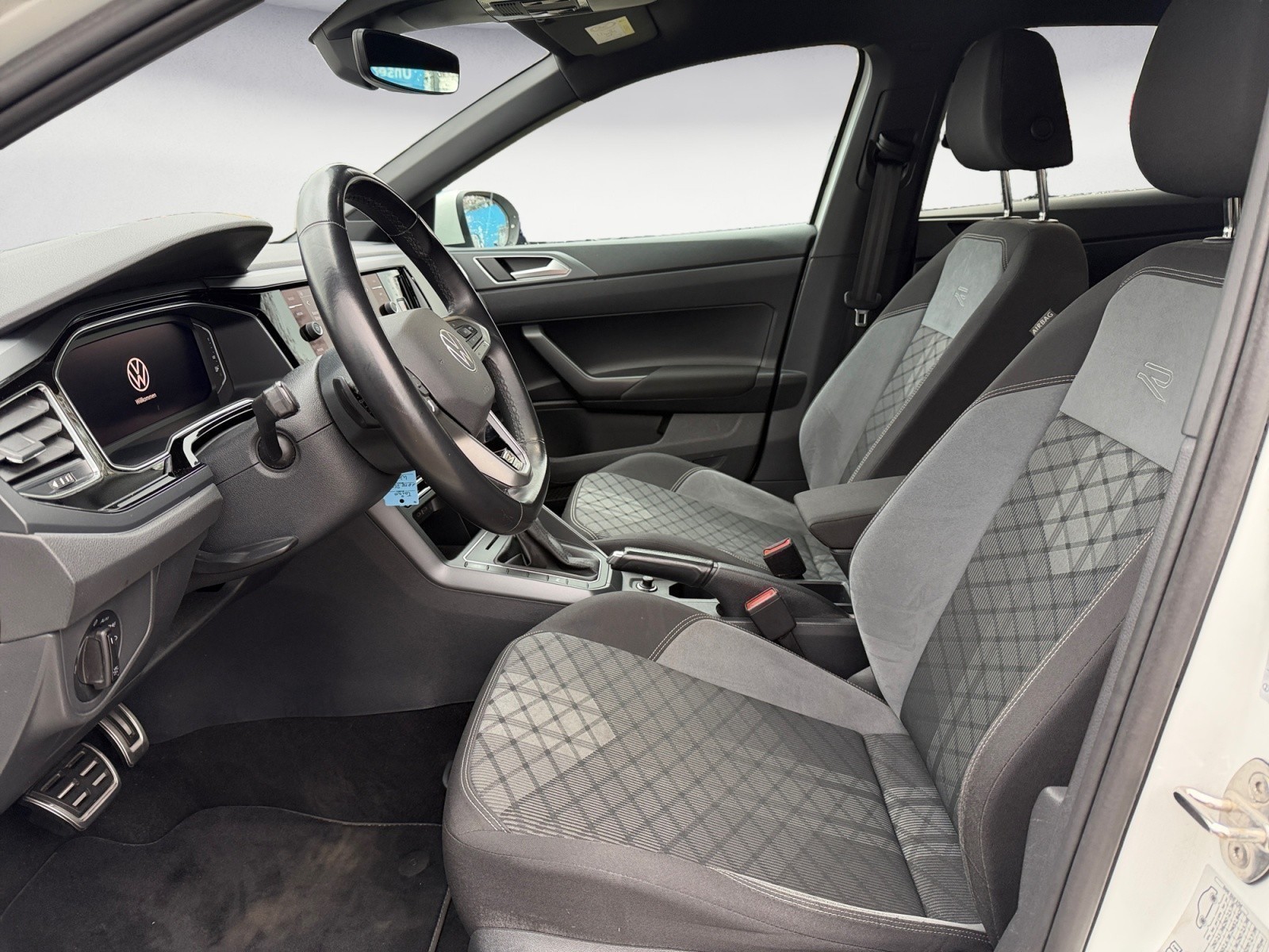 Volkswagen - Taigo 1.0 TSI OPF DSG R-Line