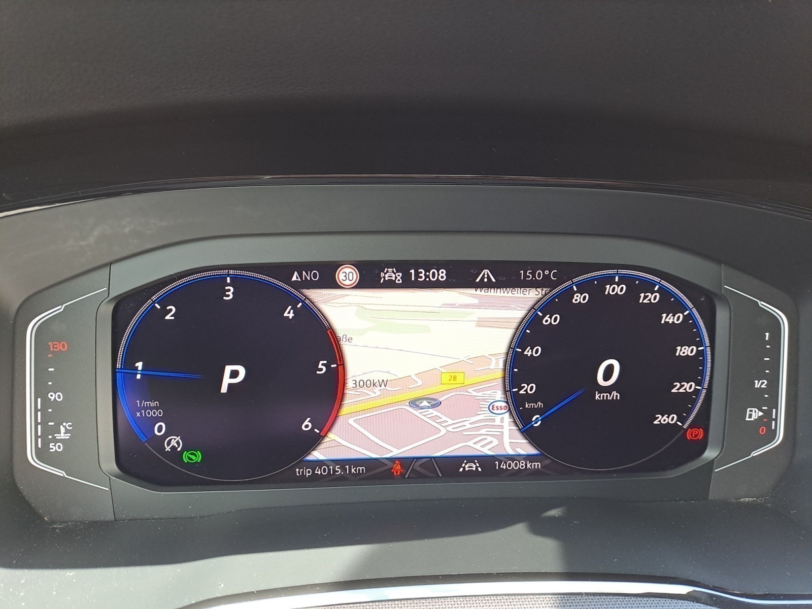 Volkswagen - Touran 2.0 TDI DSG HIGHLINE R-LINE