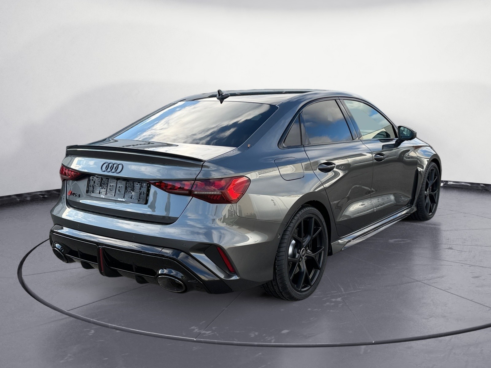 Audi - RS 3 Limousine  S tronic