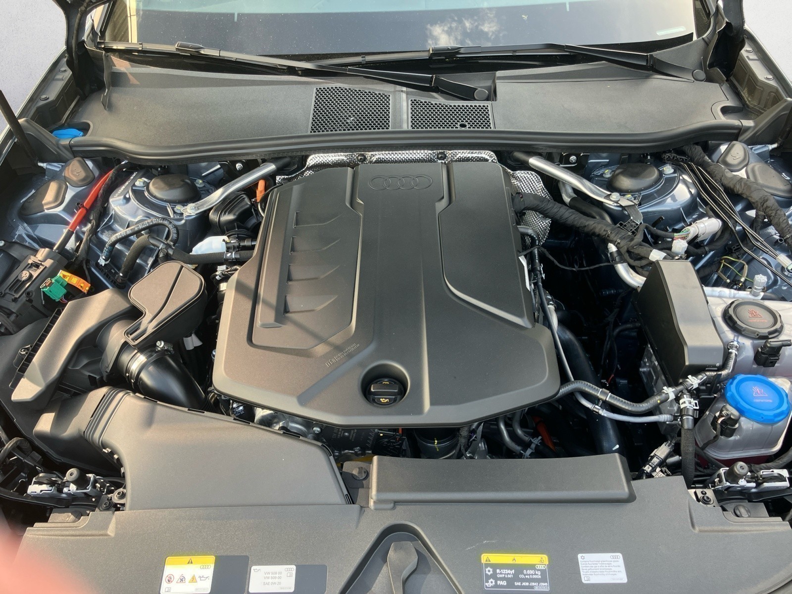 Audi - A5 Avant e-hybrid quattro S tronic