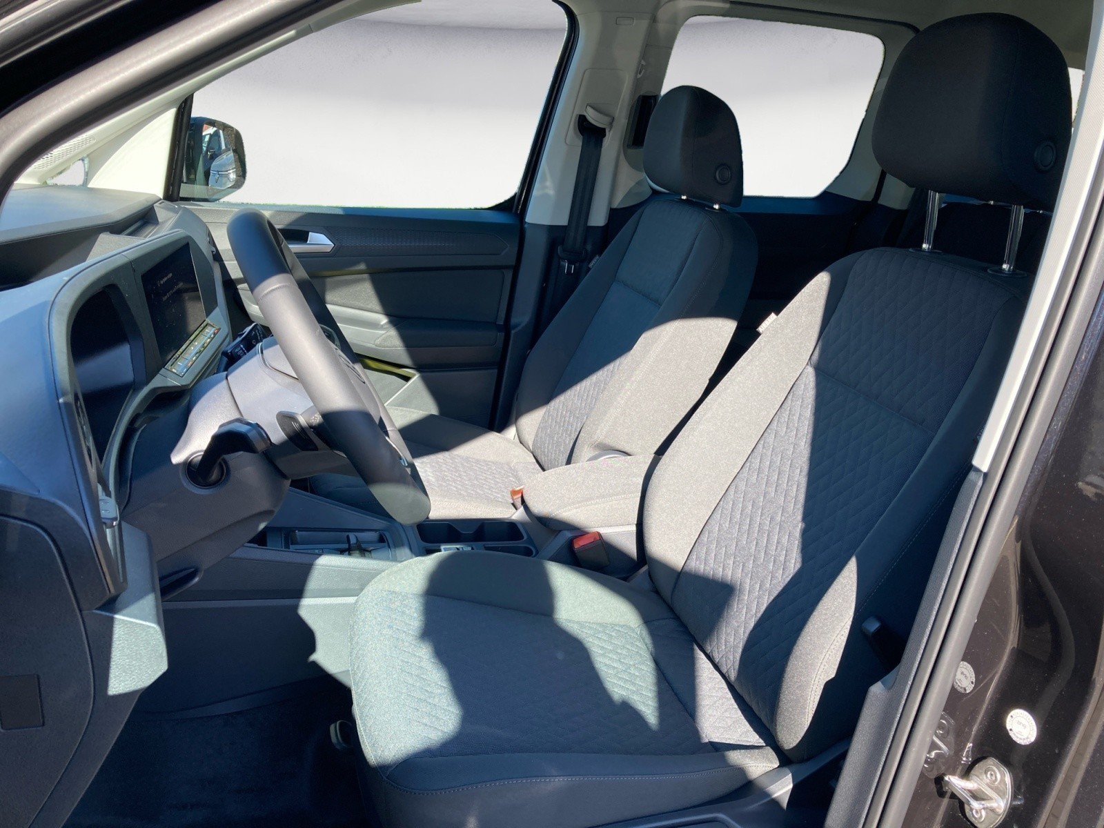 Volkswagen - Caddy Life 5-Sitzer 1,5 l eHybrid OPF EU6 Frontantrieb 6-Gang-DSG Radst. 2 755 mm