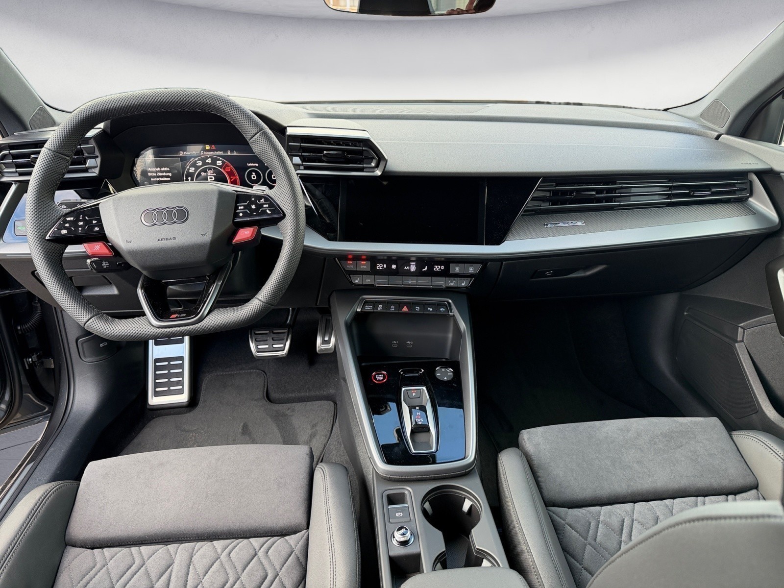 Audi - RS 3 Limousine  S tronic