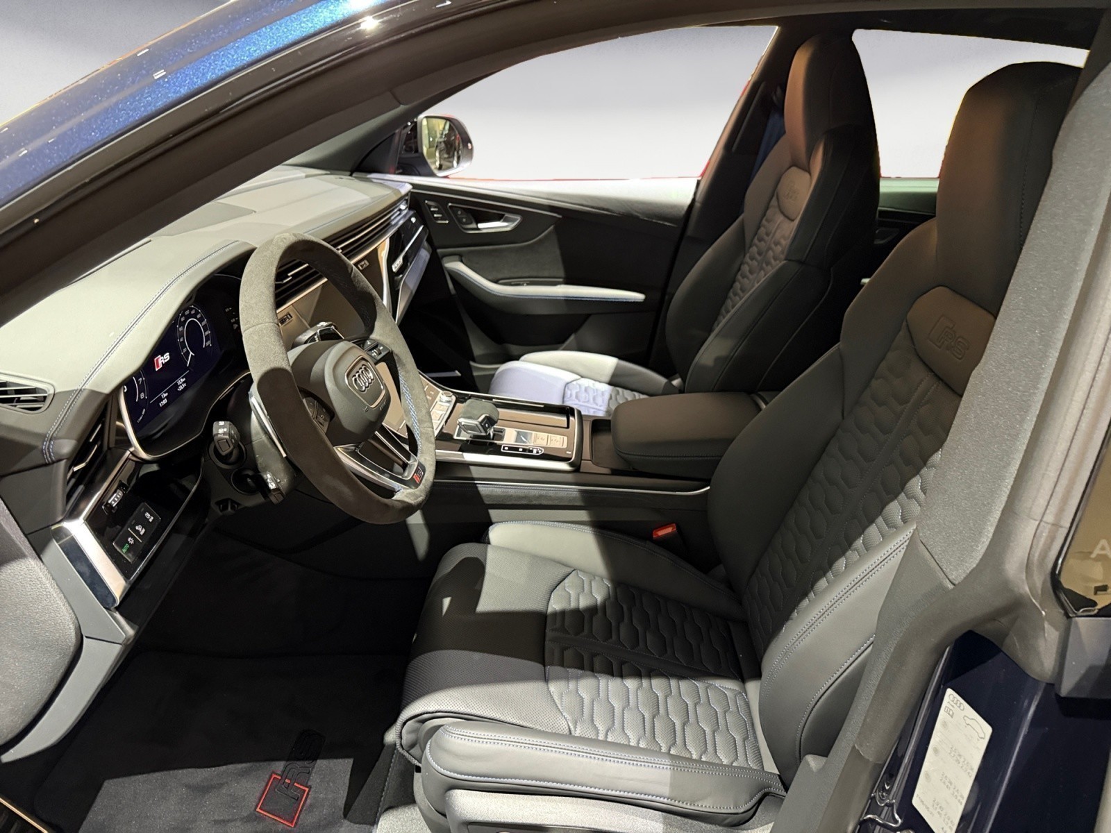 Audi - RS Q8 SUV performance tiptro nic