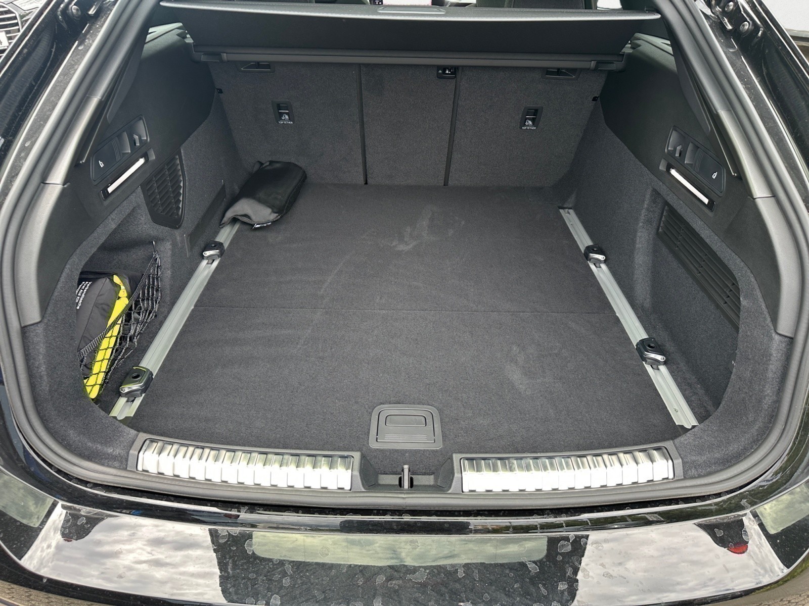 Audi - A6 Avant TDI quattro S troni