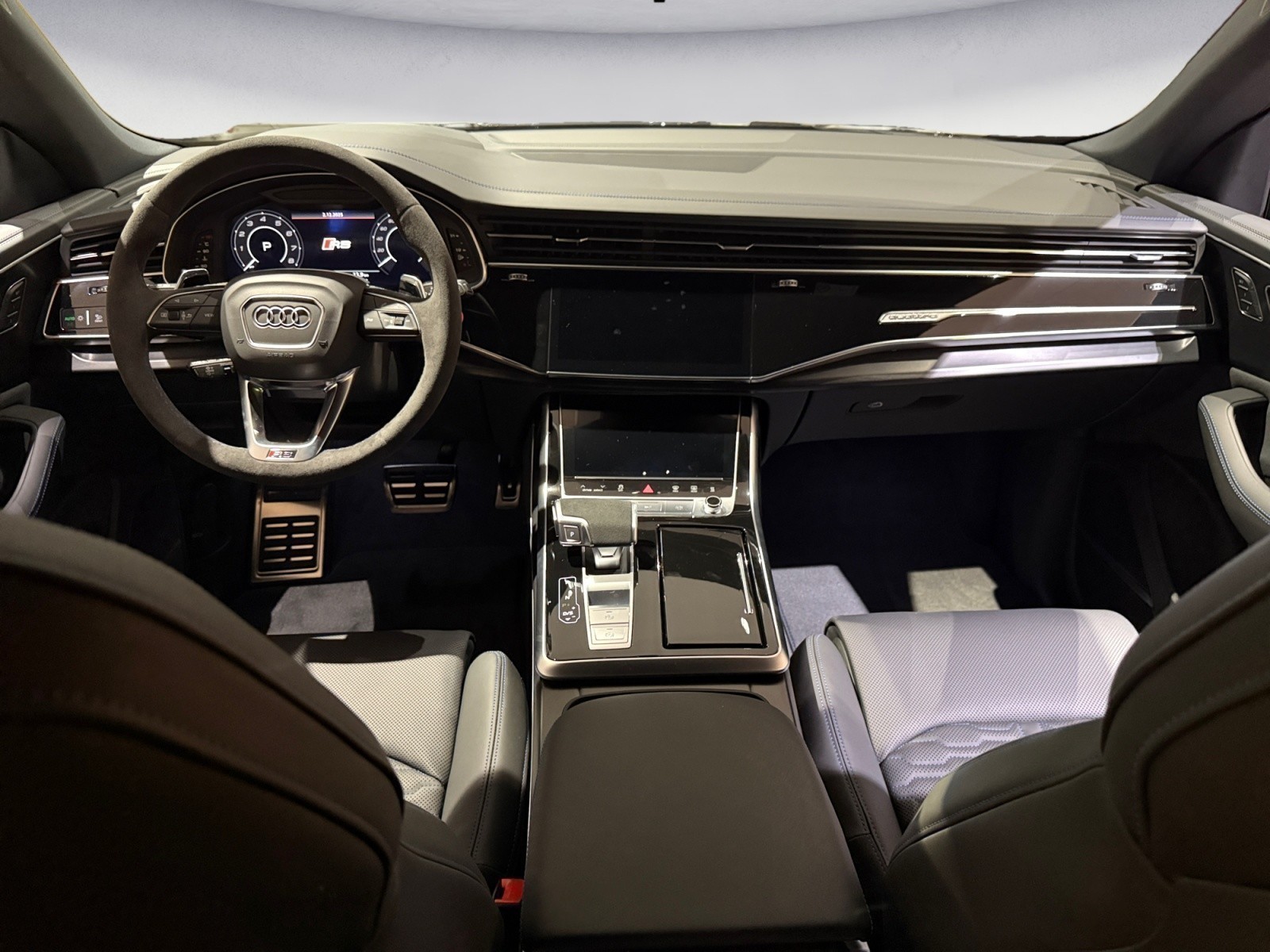 Audi - RS Q8 SUV performance tiptro nic