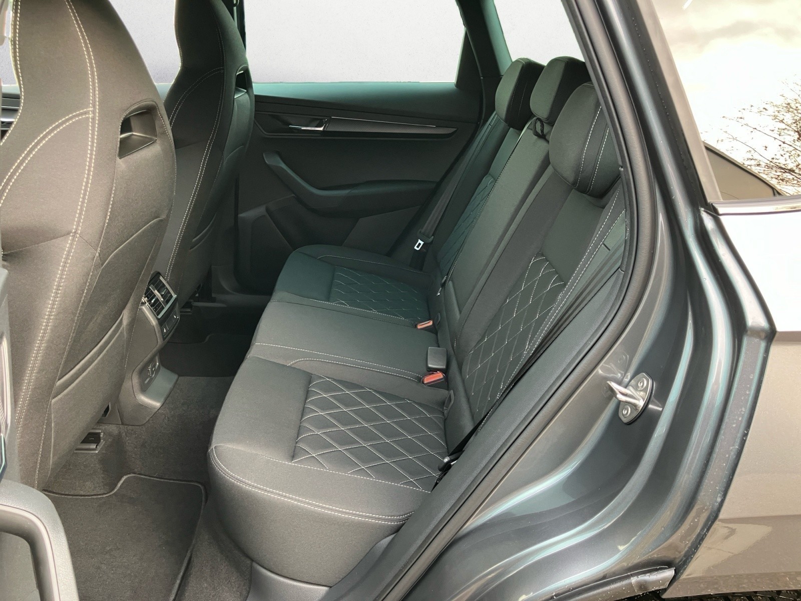 Skoda - Karoq Sportline 1,5 TSI 7-Gang-DSG